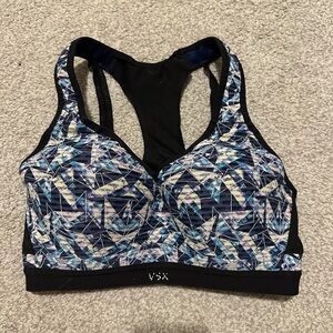 ✨✨Bundle 2 or more for a great discount!! ✨✨ VSX Women's Geometric Sports Bra